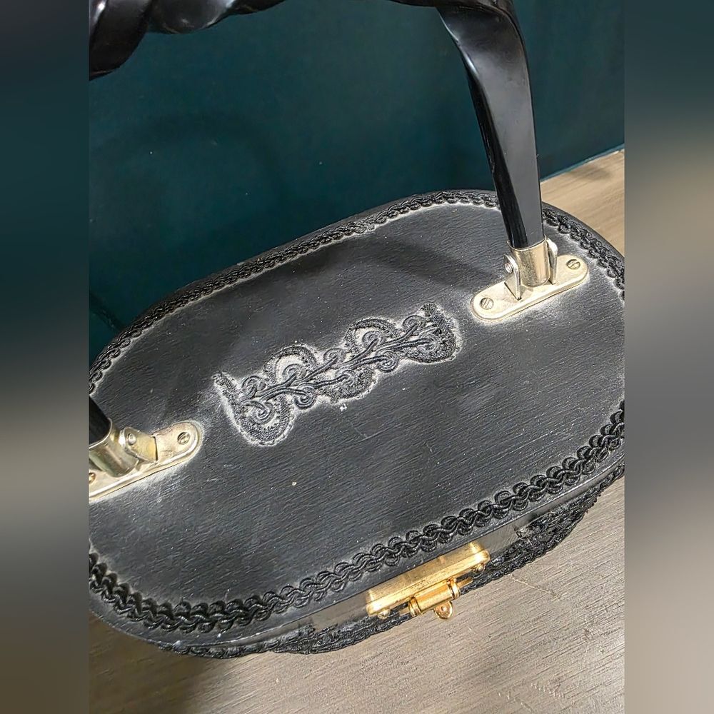 Black Oval Wood Box Handbag Twist Plastic Top Handle Intricate Lace Like Detail - Picture 2 of 15
